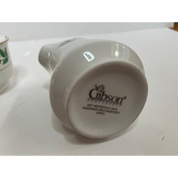 RARE Gibson HollyBerry creamer and sugar No chips or flaws Christmas - Picture 6 of 6